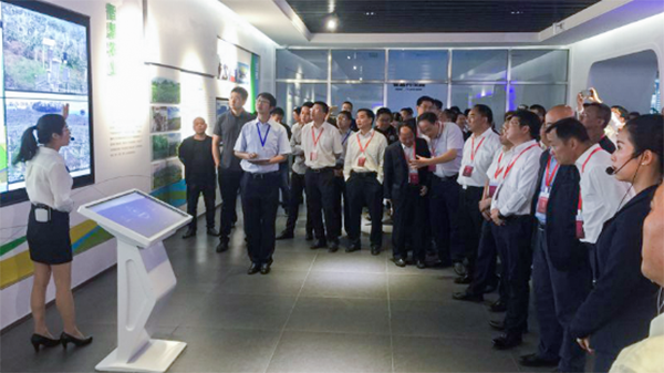 智慧涼都科技農(nóng)業(yè)云平臺受到六盤水電視臺、貴州日報社等媒體關注