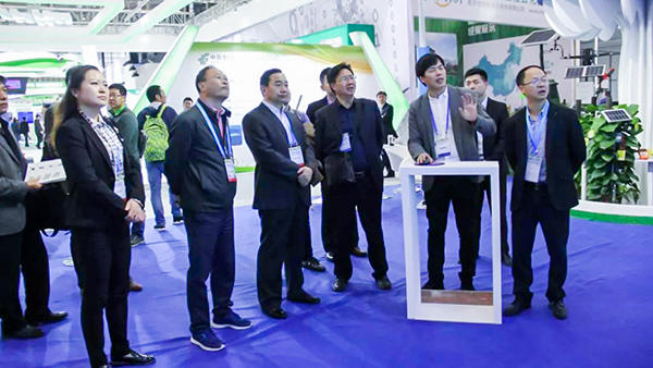 云南省農(nóng)業(yè)農(nóng)村廳李國林副廳長一行深入了解農(nóng)業(yè)大數(shù)據(jù)情況。